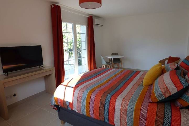 Gîte pour 2 personnes, avec jardin à Valbonne - 3