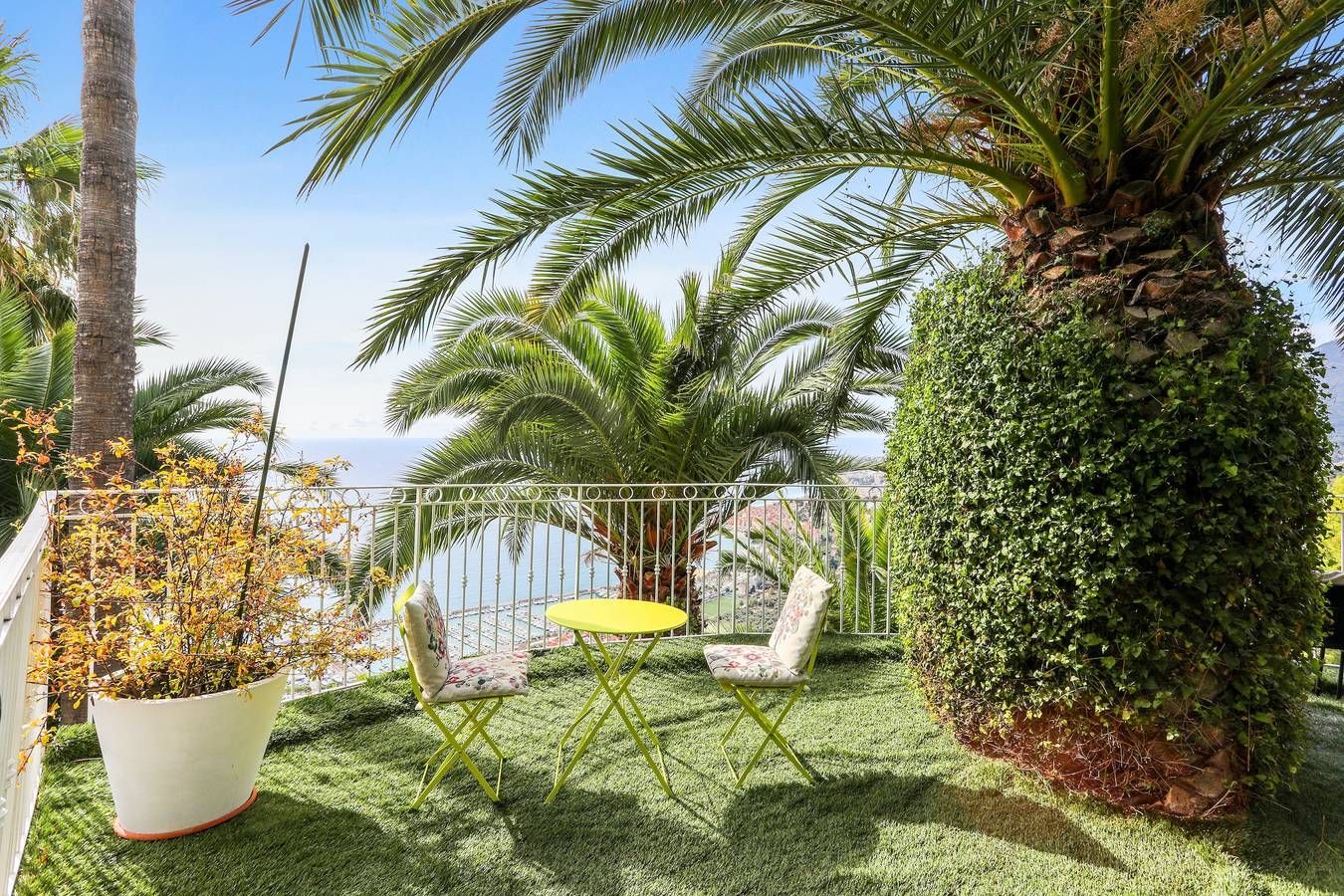 Studio entier, Studio en bord de mer à Menton avec piscine privée 80 m² in Menton, Région de Nice