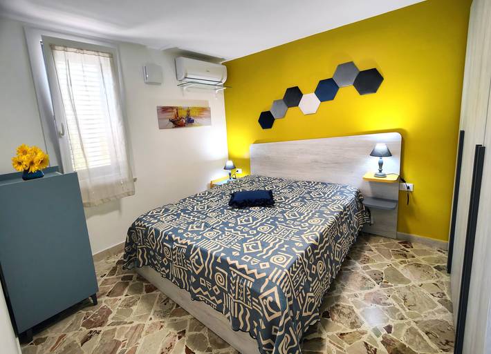 Appartement entier, Appartement 'Casa Gialla' avec véranda et Wi-Fi in Spiaggia di Guidaloca, Castellammare del Golfo