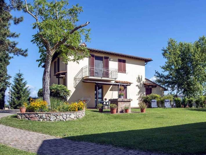 Agriturismo per 4 persone, con piscina e giardino a San Gimignano