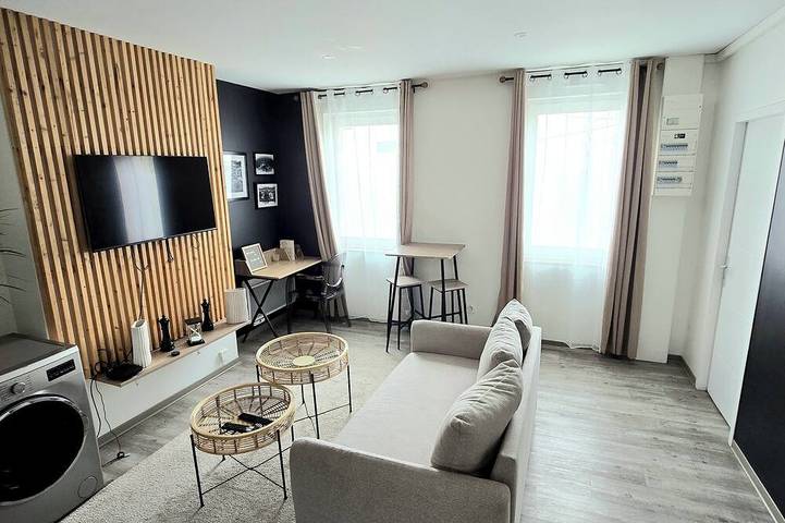 Ganze Wohnung, Besson Bey Ii - Ideal for couples & professionals - Patio - Wifi - Near train station - City center in Angoulême, Charente