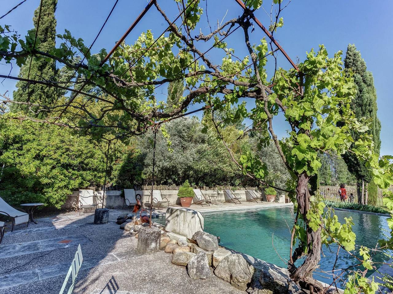 Rustic Cottage in Oppede with Shared Pool in Oppède, Regionaler Naturpark Luberon