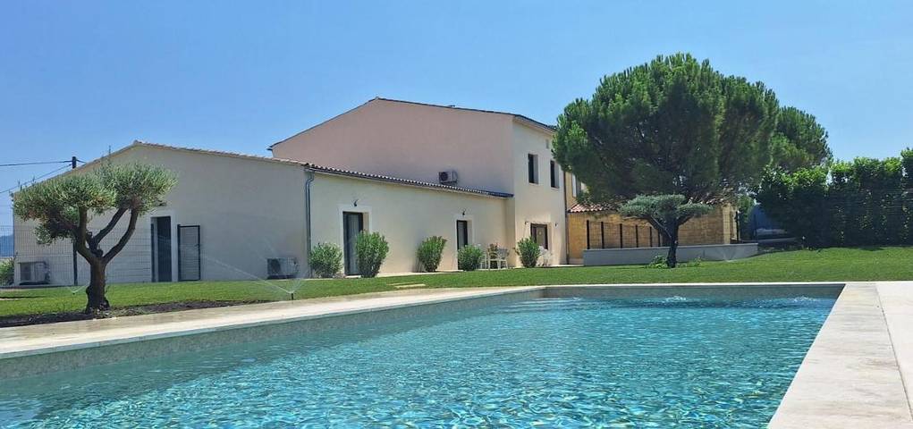 Chambre d’hôte pour 2 personnes, avec Terrasse et Jardin ainsi que Piscine et Vue