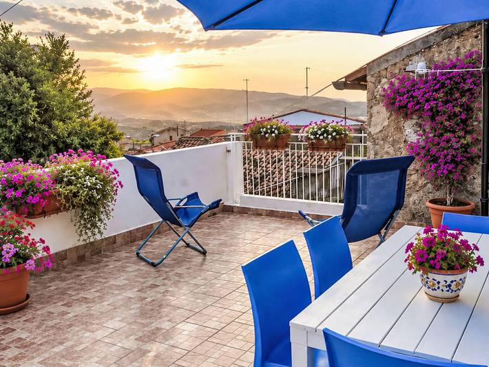 Ferienhaus für 4 Personen, mit Balkon und Terrasse sowie Garten und Ausblick