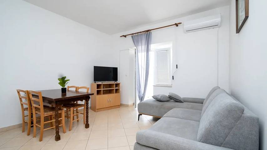Ferienwohnung für 4 Personen, mit Terrasse und Pool, mit Haustier