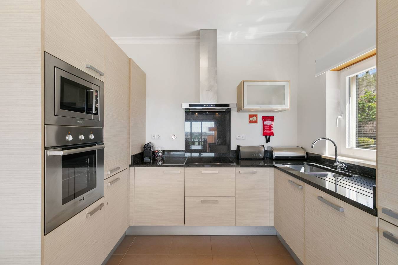 Ganze Wohnung, Ferienwohnung für 4 Personen mit Garten in Mexilhoeira Grande, Faro Distrikt