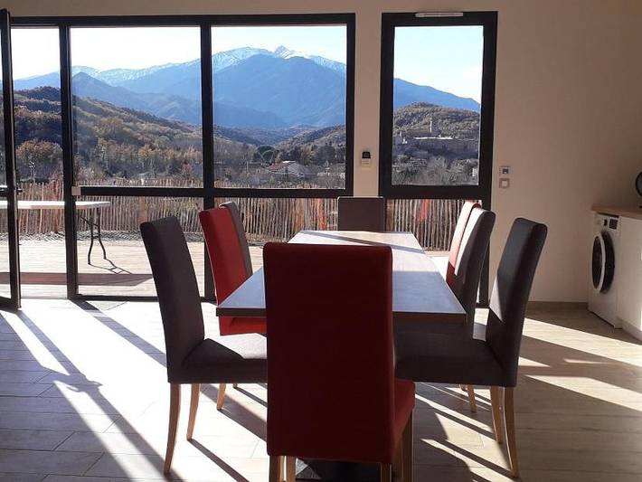 Location de vacances pour 15 personnes, avec piscine ainsi que jardin et vue, animaux acceptés à Marquixanes