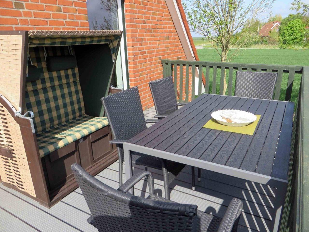 Ganze Wohnung, Ferienwohnung Austernfischer" mit Gemeinschaftsgarten, Balkon und Wlan in Elisabeth-Sophien-Koog, Nordseeküste