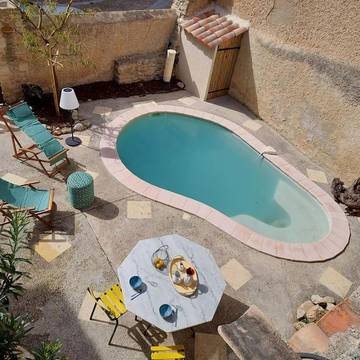 Gîte pour 8 personnes, avec jardin ainsi que piscine et vue, animaux acceptés à Modène