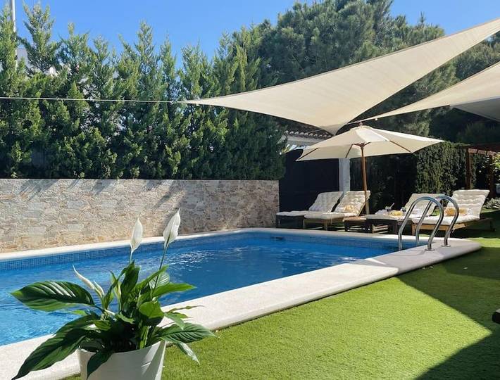 Casa de vacaciones para 15 personas, con Terraza y Jardín además de Piscina y Vistas en La Zenia