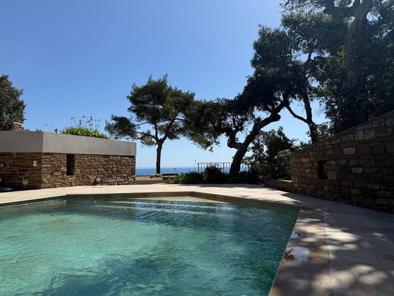 Valanvi (6p) with pool at Bormes-les-Mimosas in Bormes-les-Mimosas, Parc national de Port-Cros