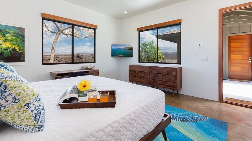 Vacation rental for 16 people, with yard in Waikoloa