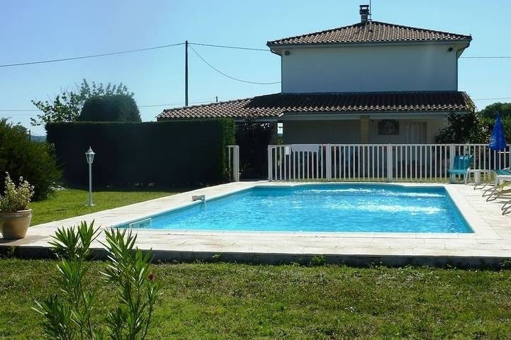 Location de vacances pour 8 personnes, avec jardin à Trentels