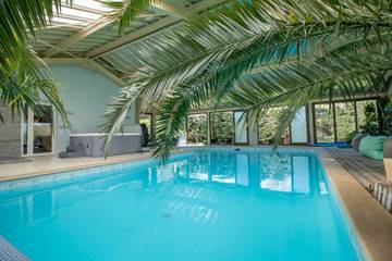 Cottage pour 15 personnes, avec sauna ainsi que jardin et jacuzzi à Cherveix-Cubas