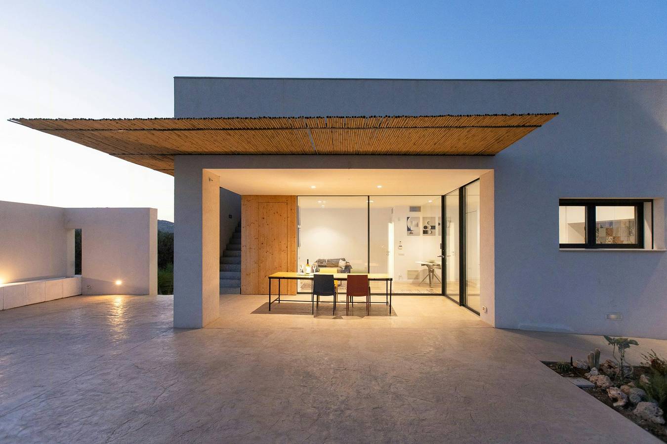 Minimalistische Villa mit Pool inmitten der Weinberge in Favara, Agrigento Provinz