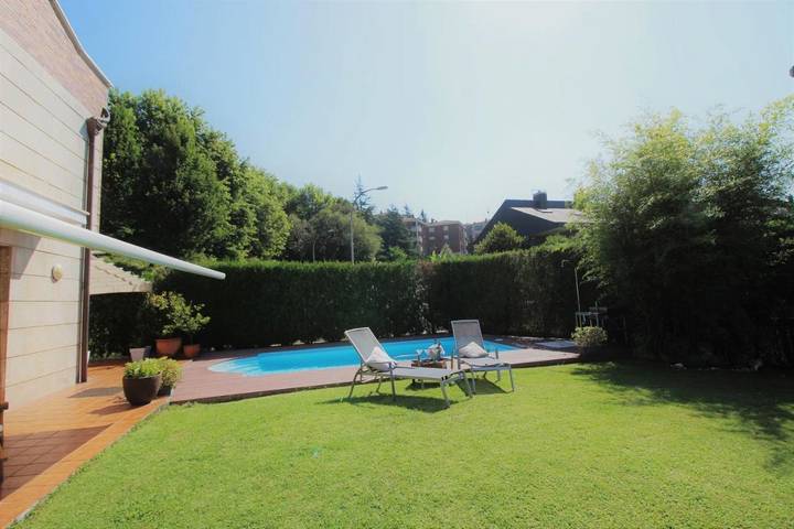 Chalet para 8 personas, con Balcón y Terraza además de Jardín y Piscina en el País Vasco - 2