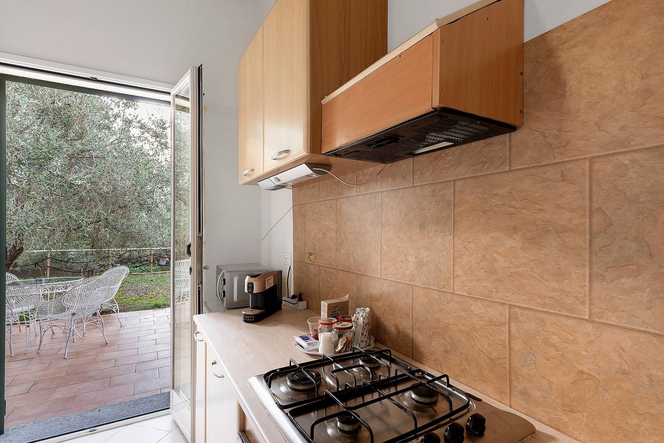 Ganze Wohnung, Apartment mit privatem Garten und Wlan in Santo Stefano al Mare in Santo Stefano al Mare, Riviera di Ponente