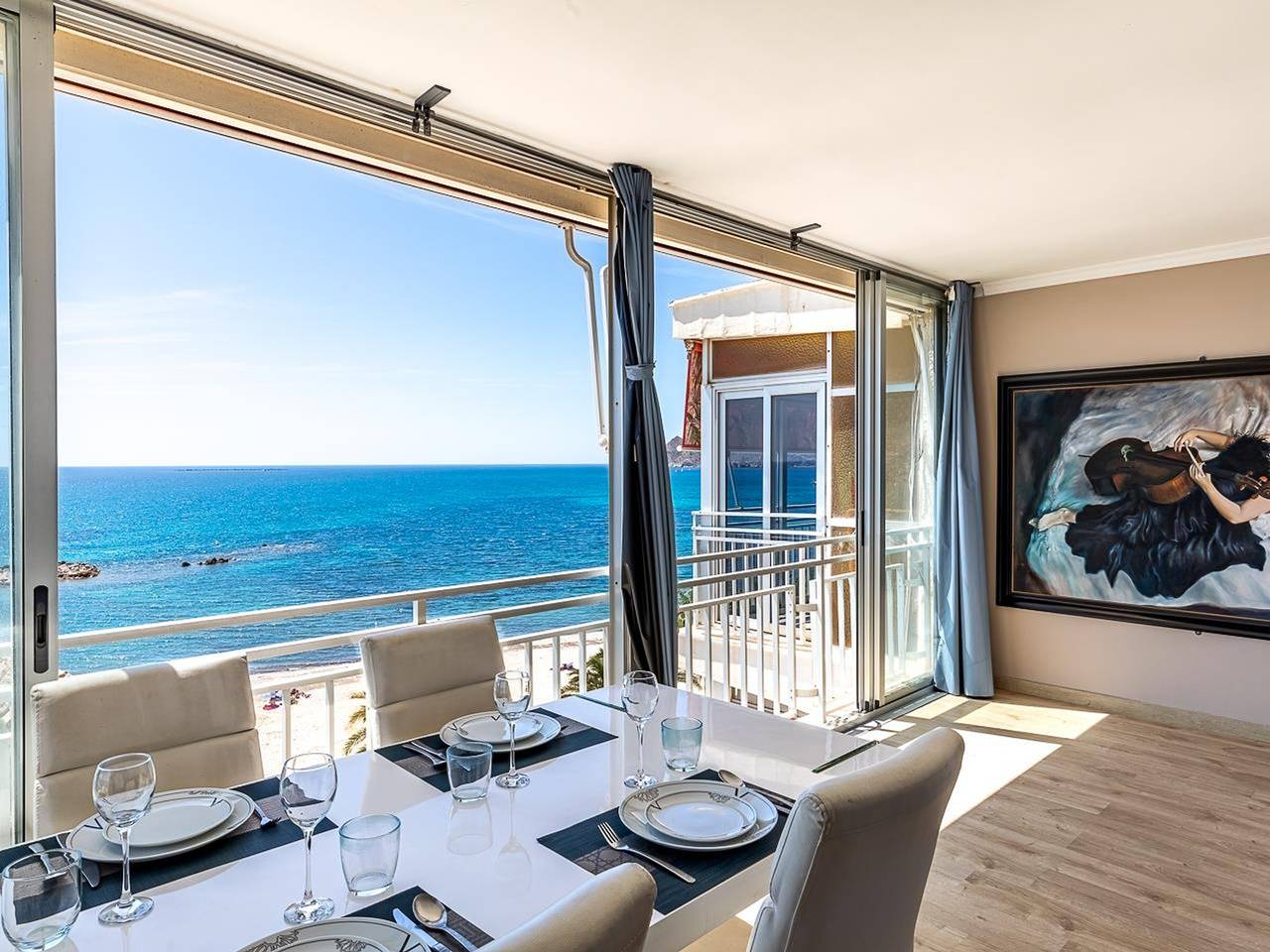 Entire apartment, Lovely apartment in Altea 25m from the beach, air-conditioned, family-friendly in Town of Altea, Altea