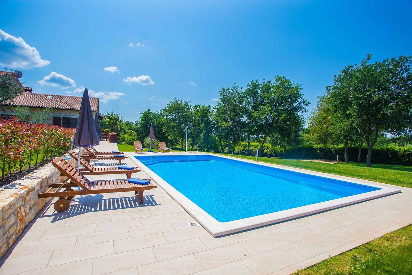 Ganze Ferienwohnung, Ferienwohnung mit Klimaanlage und Pool in Selina, Zentralistrien