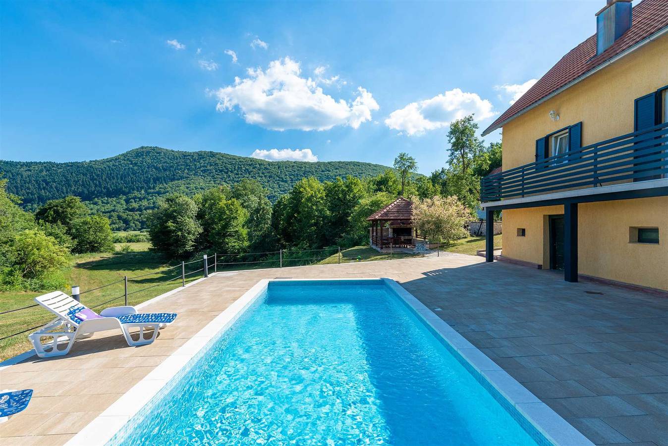 Holiday Home Roza by Aneo Travel in Prozor, Condado de Lika-Senj
