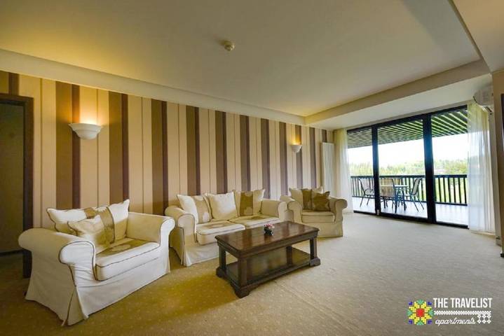 Location de vacances pour 6 personnes, avec jacuzzi et bassin pour enfant ainsi que jardin et piscine, adapté aux familles dans Poiana Brasov - Brasov - 3