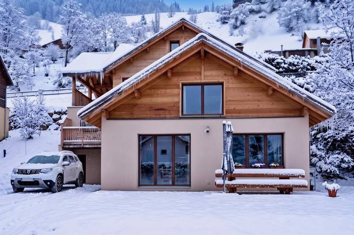 Location de vacances pour 10 personnes, avec Jacuzzi et Terrasse ainsi que Jardin et Sauna à Abriès