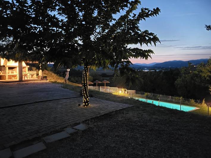 Location de vacances pour 4 personnes, avec jardin à Dauphin (homonymie)