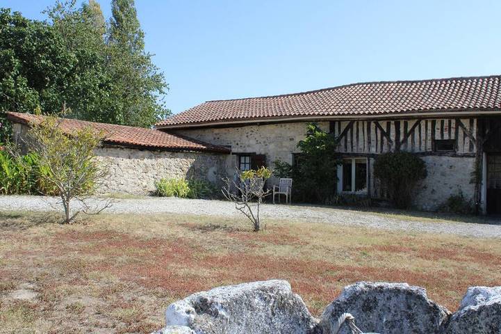 Gîtes au Château de Servanches, Dordogne, 20 personnes, piscine & nature in Servanches, Périgord Vert