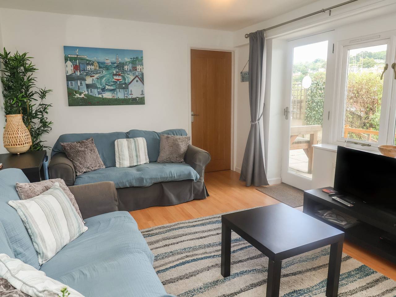 Entire apartment, Bay View in Lyme Regis, Dorset
