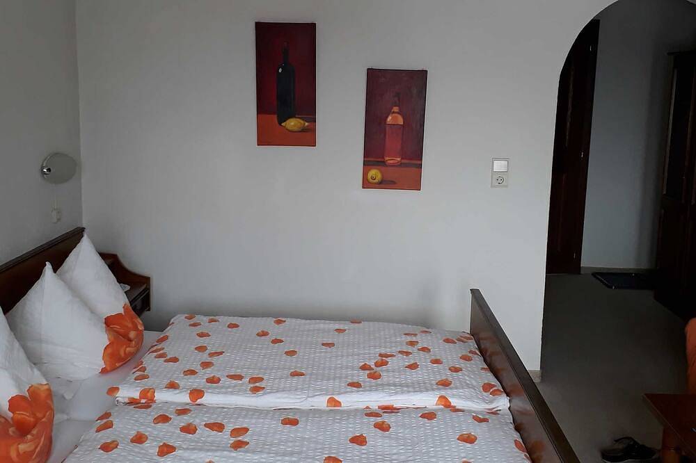 Doppelzimmer (Typ A)  Z-Nr. 9 - Greber Christine - Frühstückspension Fernblick in Schoppernau, Bregenzerwald
