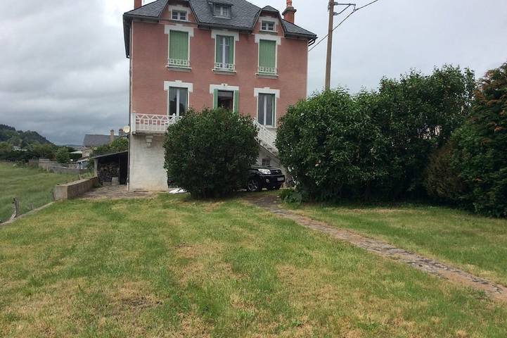 Location de vacances pour 8 personnes à Allanche