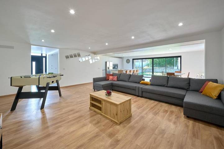 Location de vacances pour 10 personnes, avec jardin à Villabé