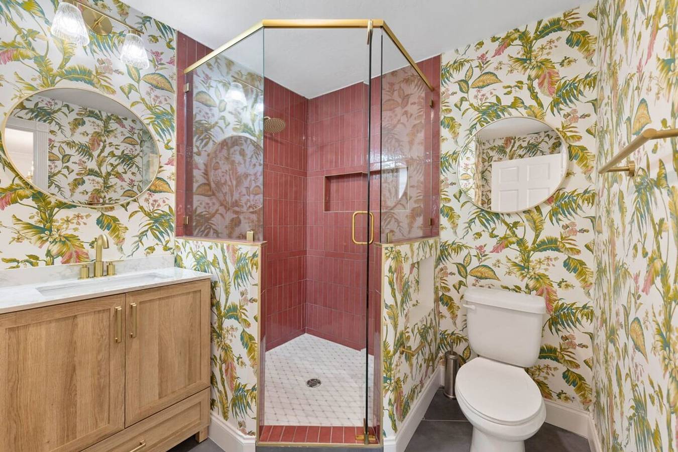 Entire apartment, Casa Del Sol  Chic 1-Br suite Poolside Bliss for 4 in Southwest Florida