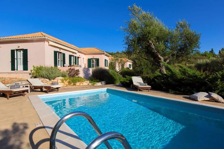 Villa για 4 άτομα, με Ταράτσα και Κήπο καθώς και Πισίνα στην Ιθάκη