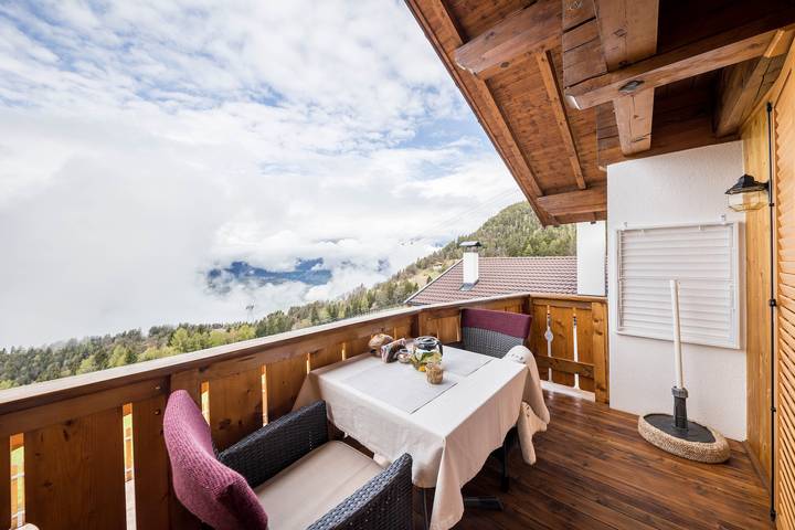 Entire apartment, Eichernhof Apartment Marillenblüte – Delicious Vital Breakfast and Dinner Available on Request in Vöran, Sarntal Alps