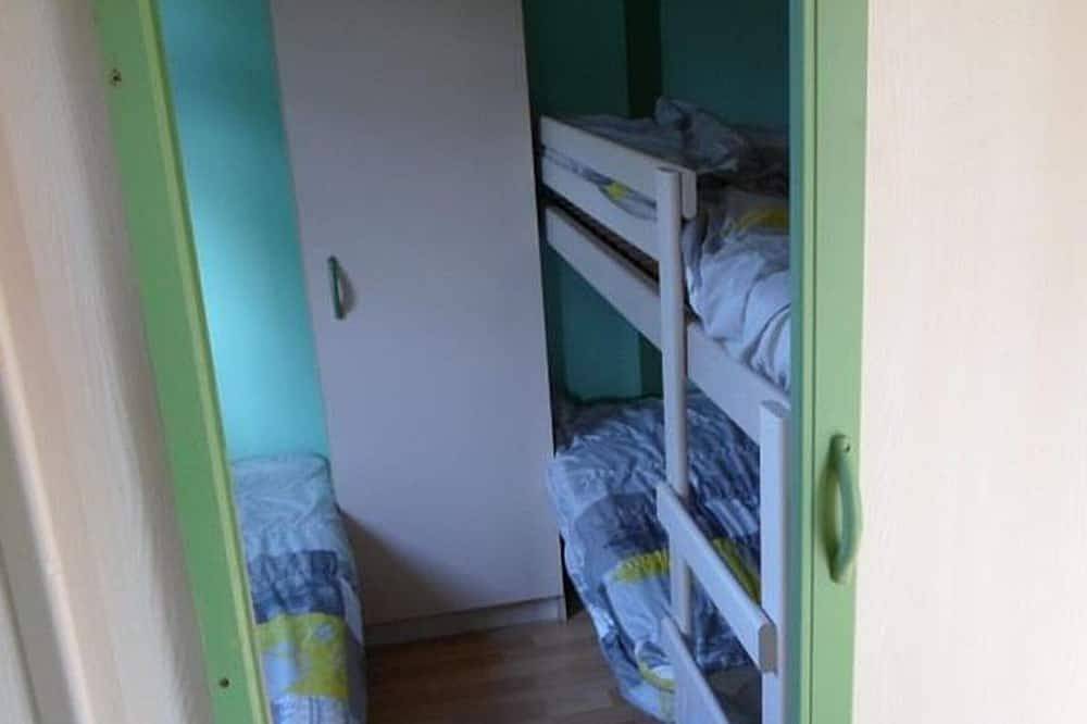 Chalet 32m² avec Terrasse - 2 Chambres in La Chapelle-devant-Bruyères, Saint-Dié-des-Vosges