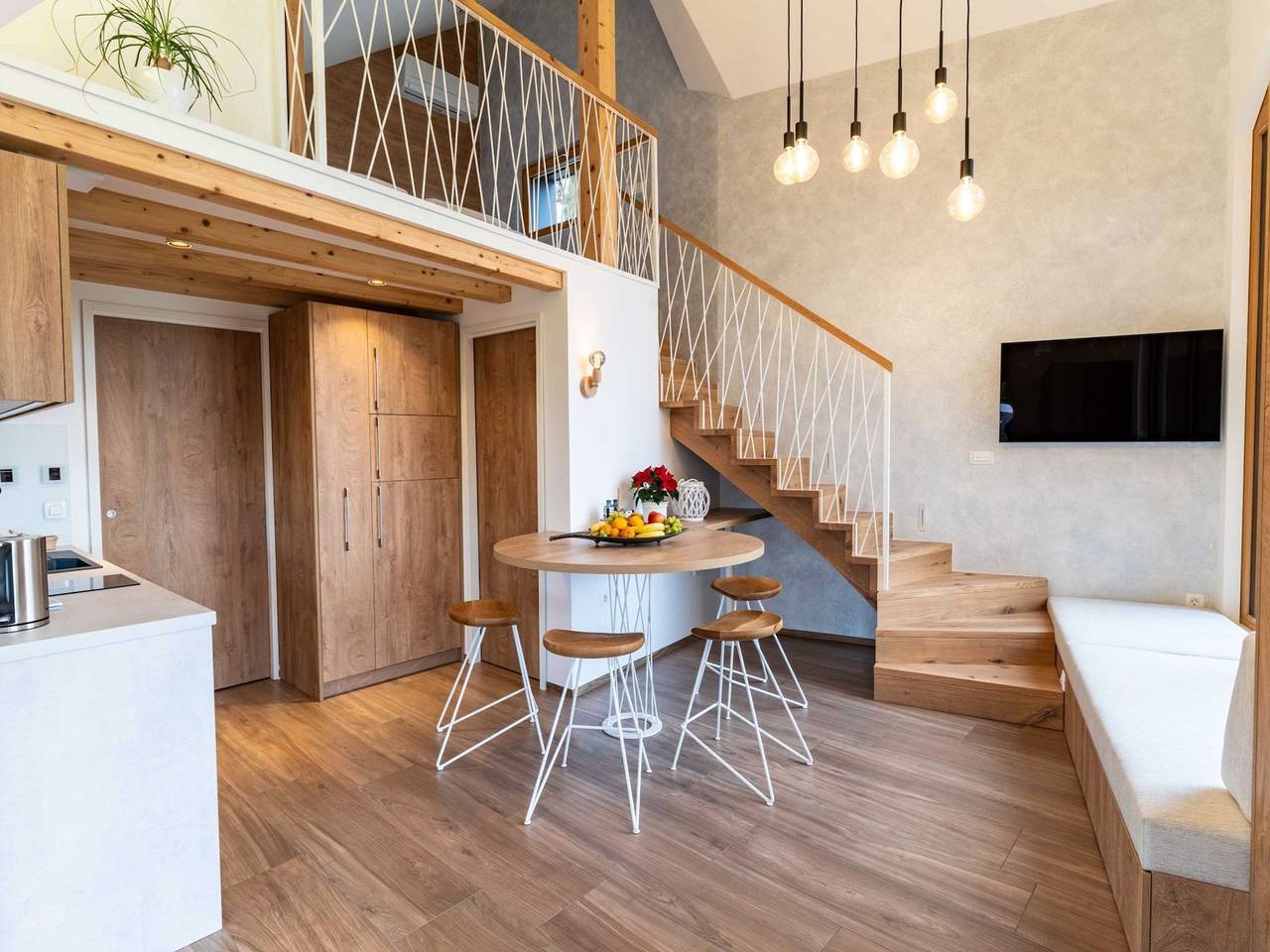 Elegant Warm Bliss Hideaway Escape Lodge - Holiday Home with Hot-Tub in Zentralslowenien
