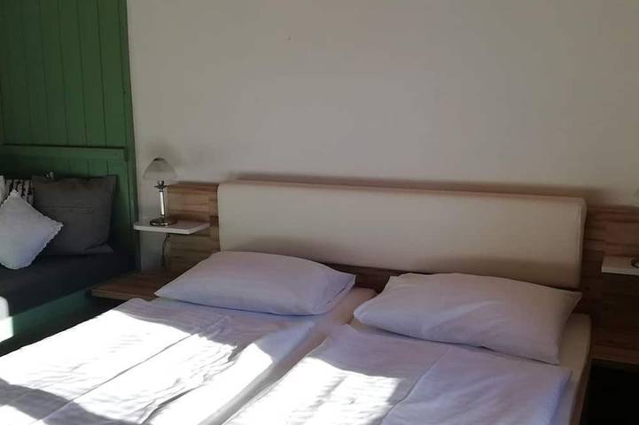 Hütte für 4 Personen, mit Sauna und Garten sowie Terrasse in Haus - 2