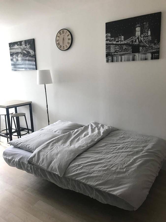 Appartement entier, Studio with Sofa Bed in Cappelle-la-Grande, Région de Dunkerque