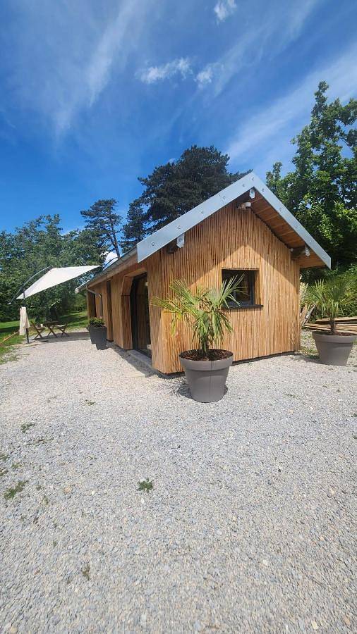 Location de vacances pour 2 personnes, avec Terrasse et Jardin à Villeneuve-sous-Pymont