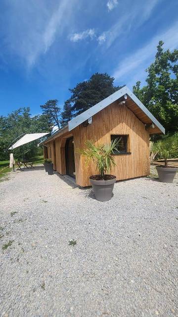Gîte pour 2 personnes, avec jardin à Villeneuve-sous-Pymont