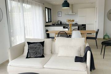 Location de vacances pour 8 personnes, avec jacuzzi ainsi que jardin et balcon à Tréveneuc