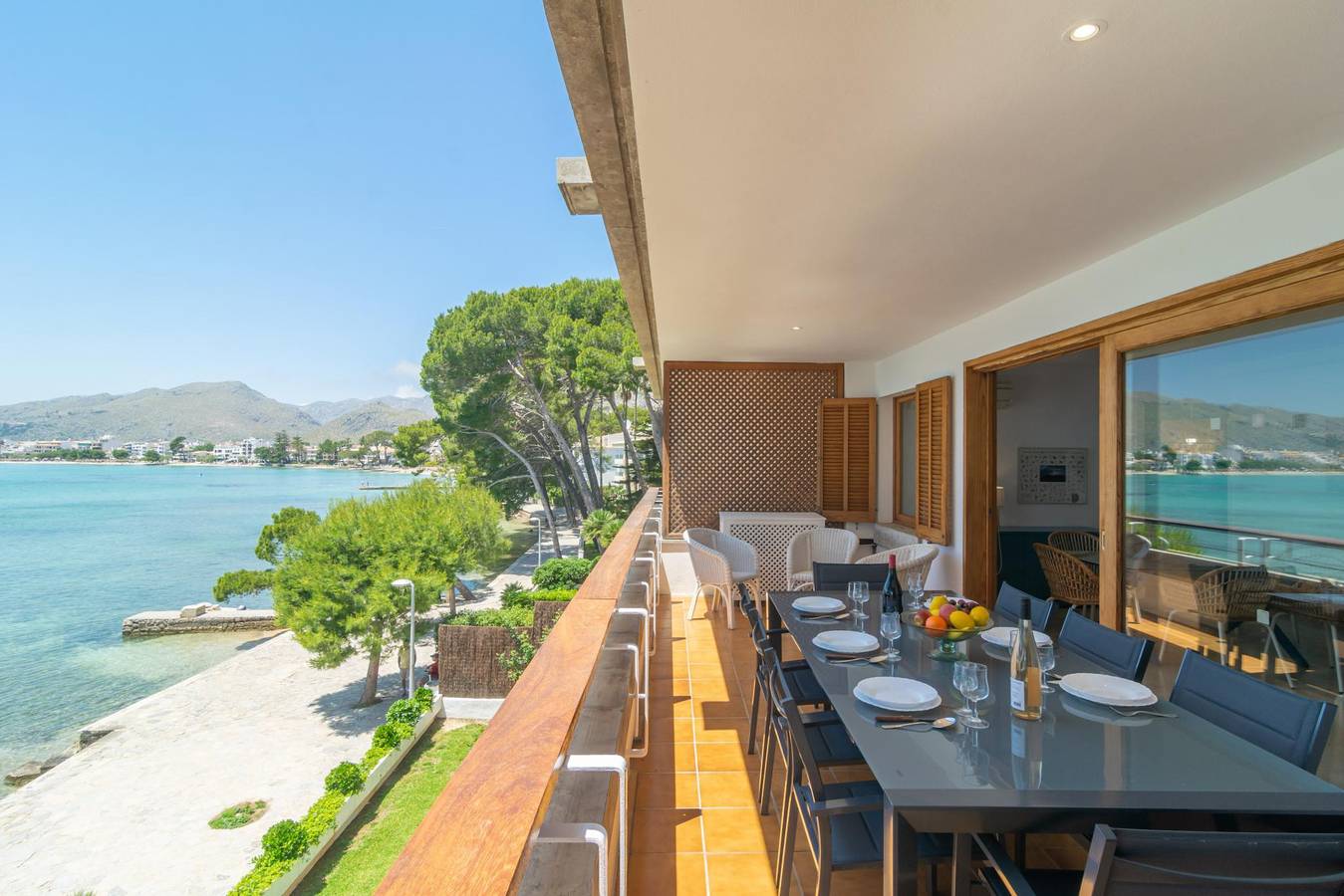 Entire holiday apartment, Ed. Bellveure 2º B (Duplex) - Fantastic apartment on the seafront. Free Wifi. in Port de Pollença, Pollença