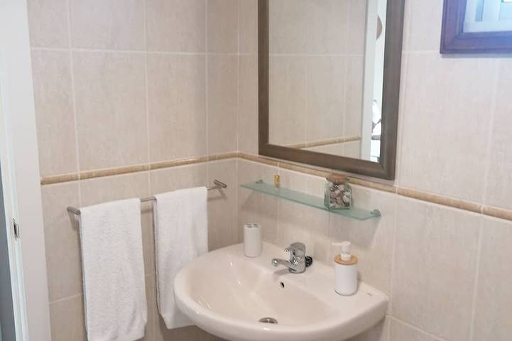 Ferienwohnung für 3 Personen, mit Balkon und Pool sowie Garten in Playa del Águila - 4