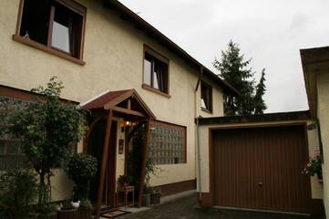 Gîte pour 4 personnes, avec jardin et piscine à Haßloch