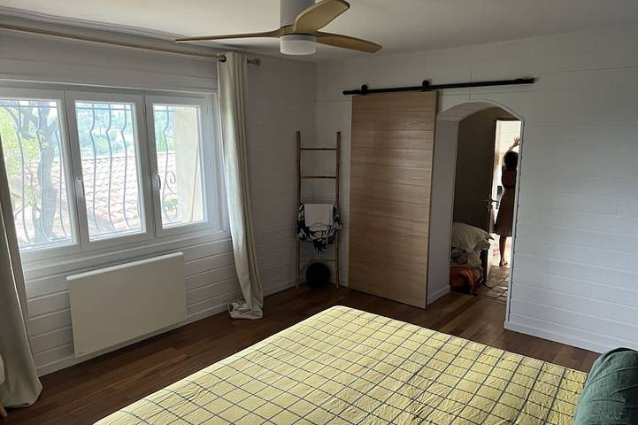Apartment. Lower villa 53 m2, sleeps 4 with garden and shaded terrace in Ollioules, Mittelmeerküste (Frankreich)