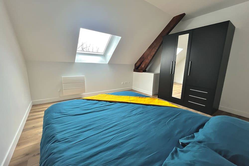 Appartement entier, Appartement #7 moderne rénové avec mezzanine 8pers in Équeurdreville-Hainneville, Cherbourg-en-Cotentin