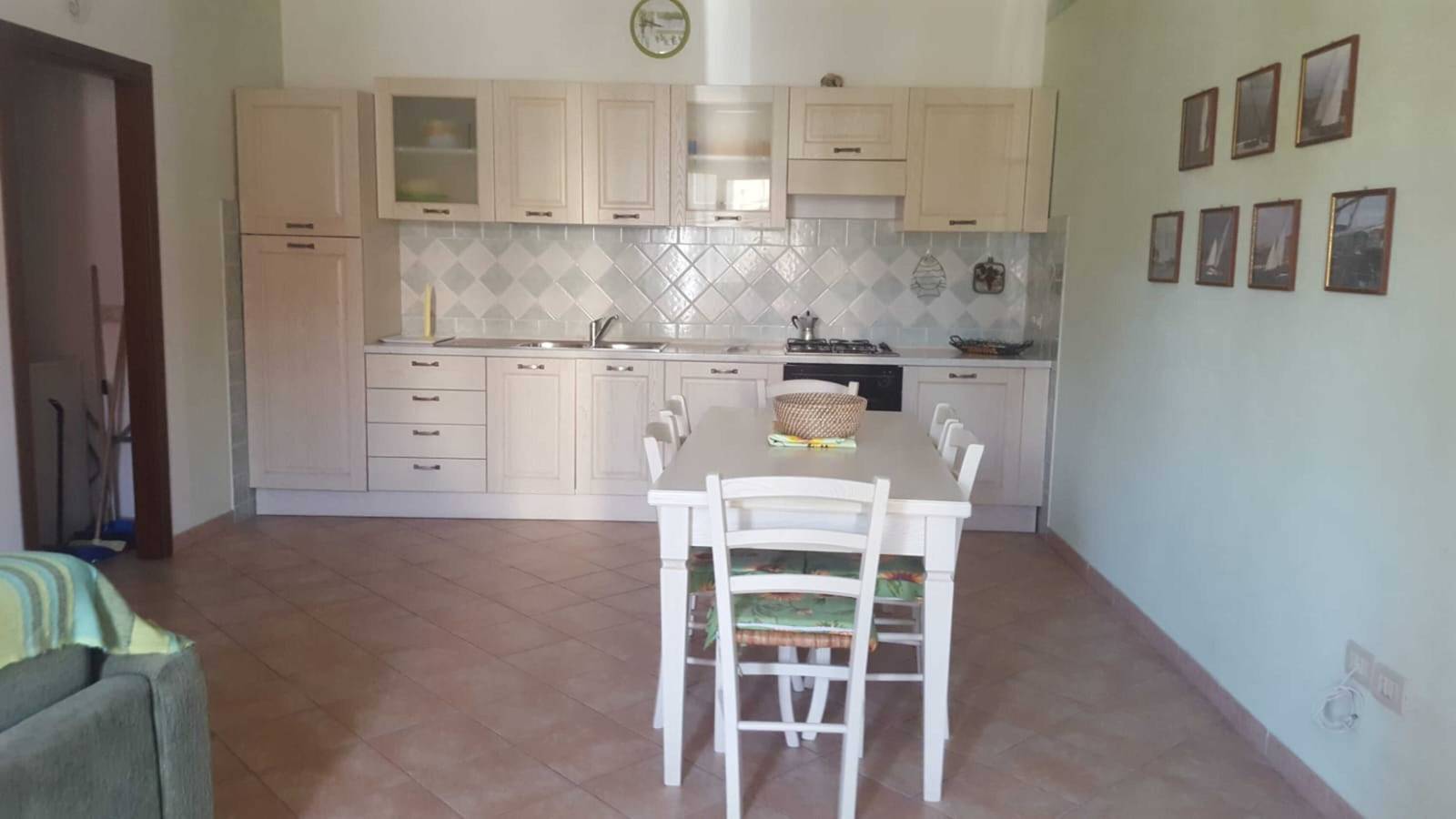 Appartamento intero, Appartamento "Cavalluccio 2 La Maddalena" con terrazza condivisa, Wi-Fi e A/C in Parco Nazionale dell'Arcipelago di La Maddalena, Isola della Maddalena