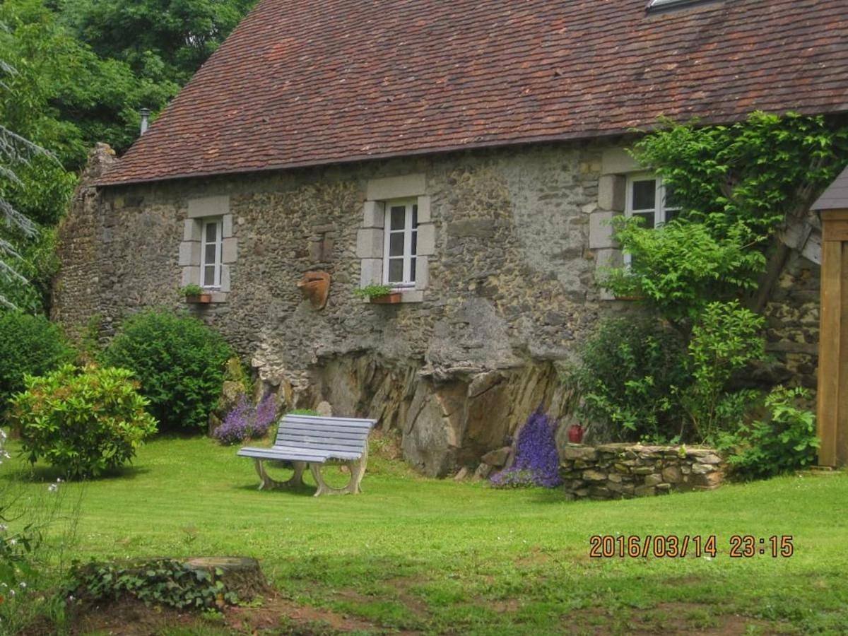 Charmante maison de campagne avec vaste parc arboré, cheminée et multiples activités à proximité - Fr-1-410-153 in Moulins-le-Carbonnel, Parc naturel régional Normandie-Maine