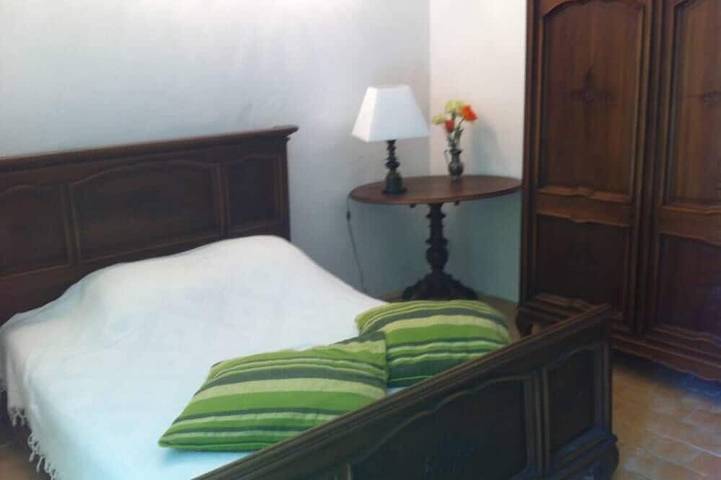 Location de vacances pour 9 personnes, avec jardin à Lacoste - 2